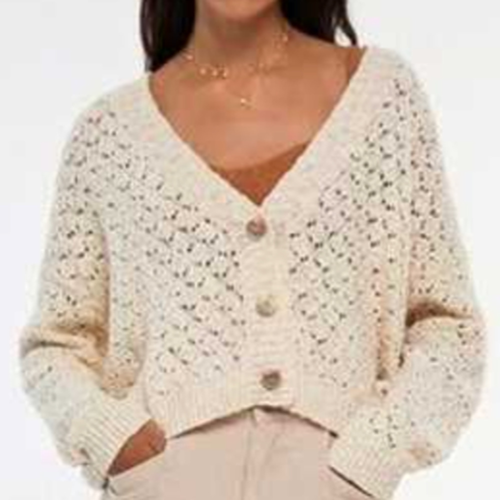 Nicole Miller Artelier Open Weave Crochet Crop Cardigan M Ivory Wood Button EUC